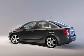 Chevrolet Aveo Limousine - Stufig in Genf