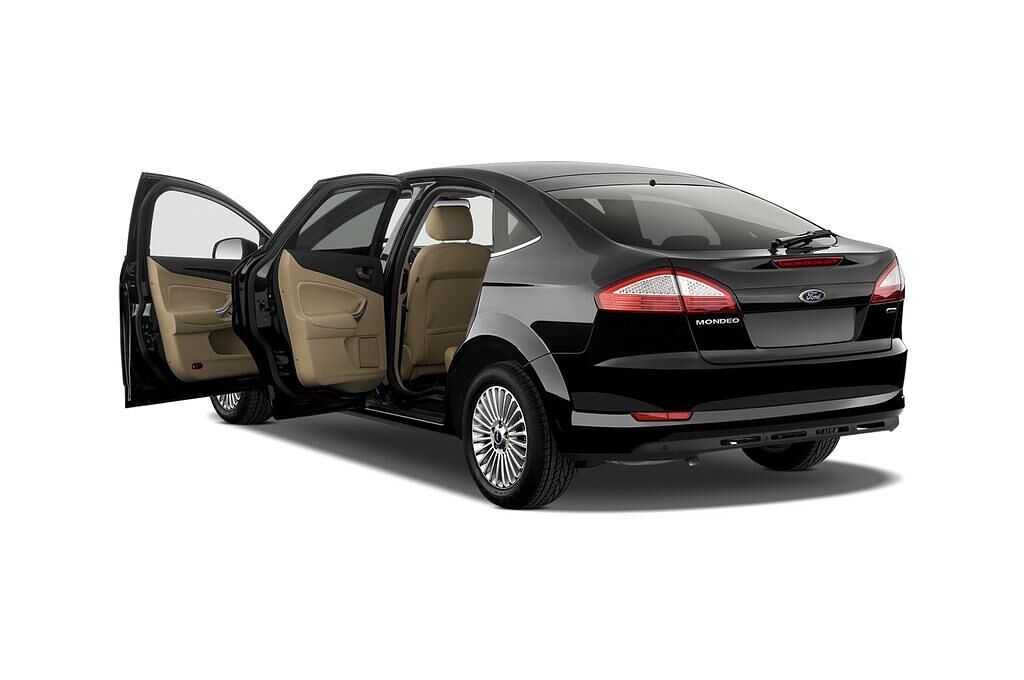 Ford Mondeo (Baujahr 2010) Ghia 5 Türen Tür geöffnet