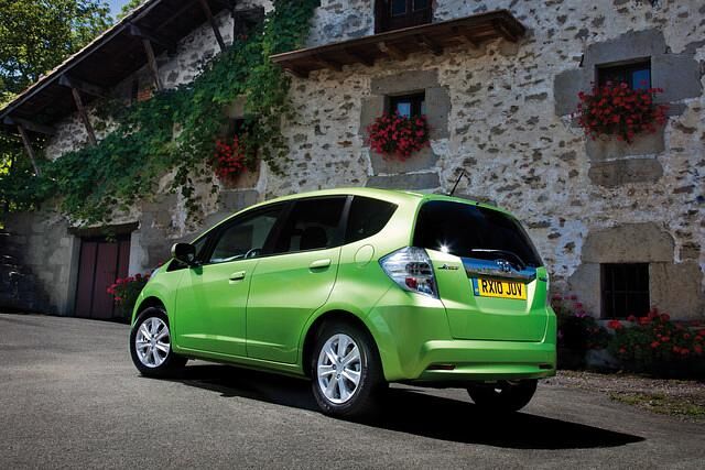 Die neue Hybrid-Variante beginnt bei 18.900 Euro