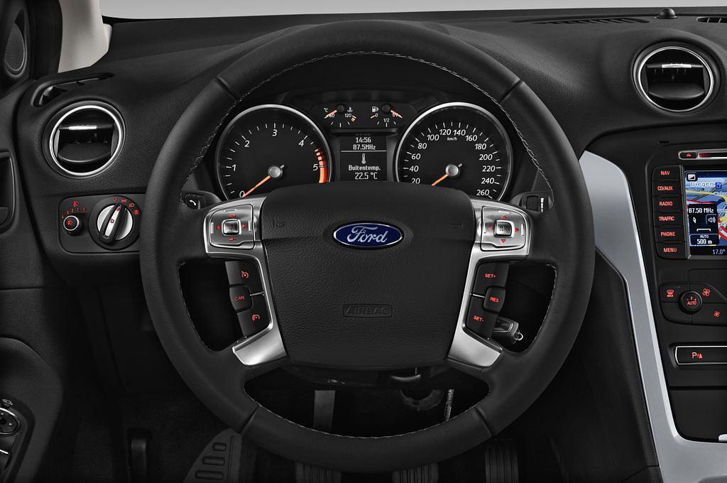 Ford Mondeo (Baujahr 2014) Trend 5 Türen Lenkrad