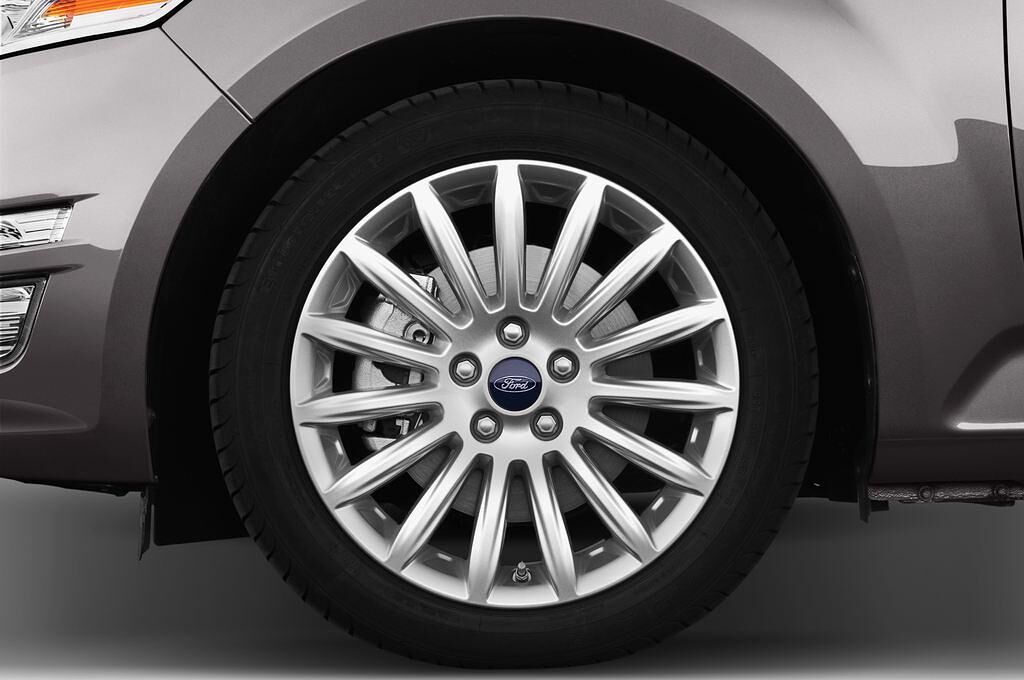 Ford Mondeo (Baujahr 2014) Trend 5 Türen Reifen und Felge