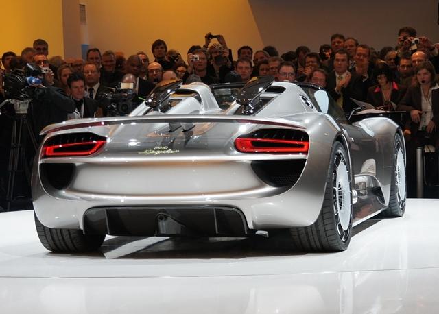Porsche 918 Spyder: Plug-In-Hybrid mit Rennsporttechnik, Foto: Matthias Knödler/SP-X