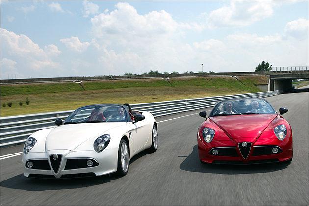 Beliebte Farben: Bianco Madreperla (links) und Competizione Rosso (rechts)