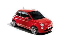 Rot und rassig: Fiat 500 in Rennsportfarbe „Rosso Corsa“