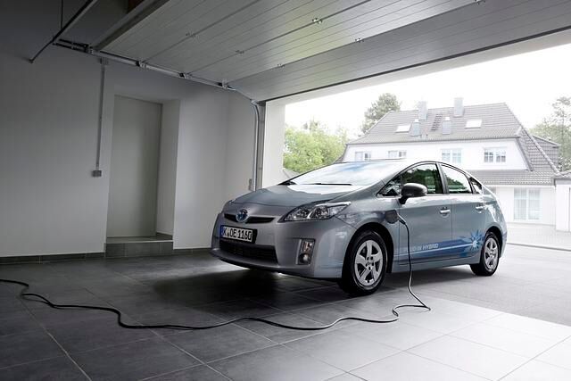 Toyota Prius PHV: Elektrisch fahren – virtuell aufforsten (Kurzfassung), Foto: Toyota