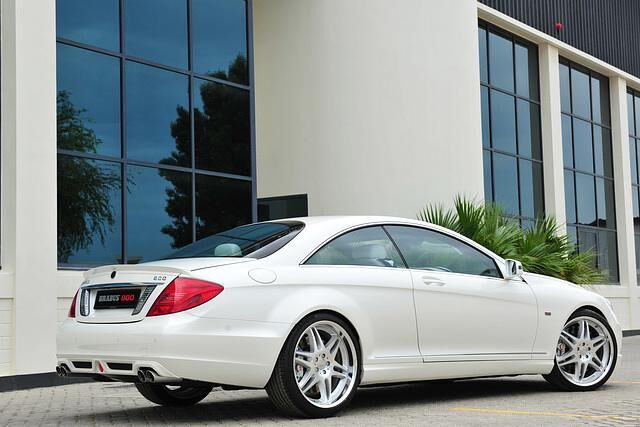 Der Viersitzer sprintet auch so in 3,9 Sekunden auf Tempo 100