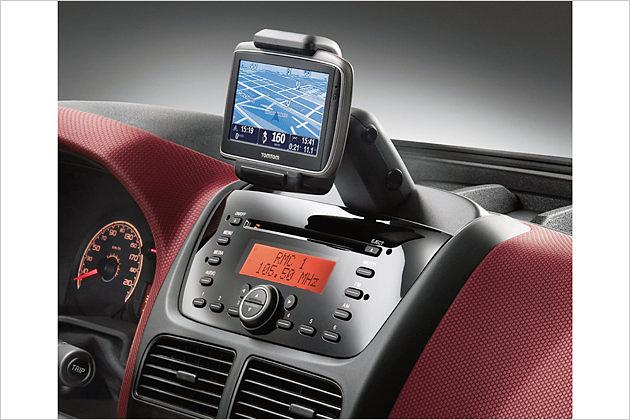 Auf Wunsch gibt es ein TomTom-Navi mit fest installierter Halterung