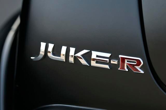 Am Typenschild findet sich ein R wie beim GT-R