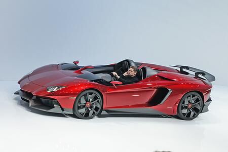 Lamborghini Aventador Jota - Niedrig und ganz oben