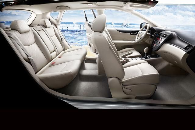 Der Tiida ist auch von innen ein ansehnlicher Fünftürer