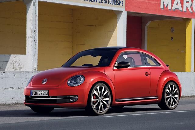 Der neue VW Beetle wird ab Herbst in drei Ausstattungsvarianten weltweit auf den Markt kommen