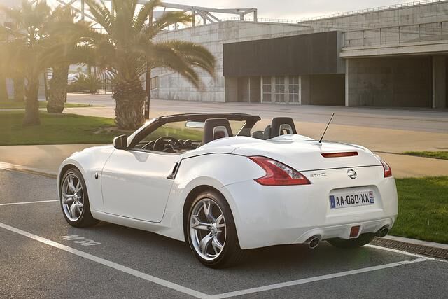 Unverändert bleibt der 3,7-Liter-V6 mit 241 kW/328 PS