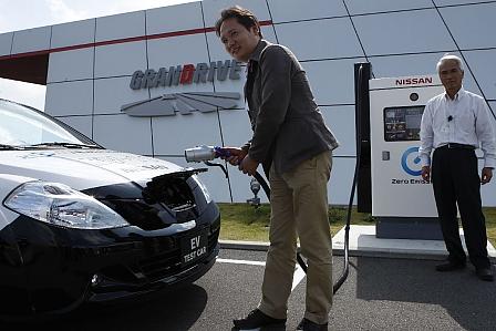Nissan Leaf - Feigenblatt im Tarnanzug