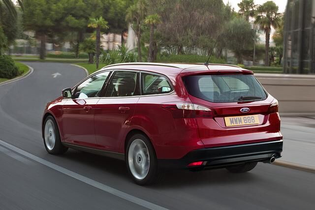 Hinter der Heckklappe verbirgt sich viel Platz für Gepäck