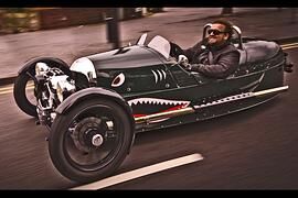 Panorama: Morgan Threewheeler - Seifenkiste auf Speed Panorama: Morgan Threewheeler - Seifenkiste auf Speed