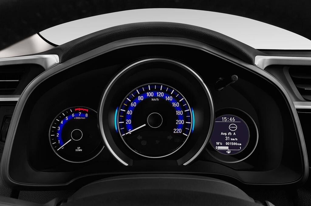 Honda Jazz (Baujahr 2016) Elegance 5 Türen Tacho und Fahrerinstrumente
