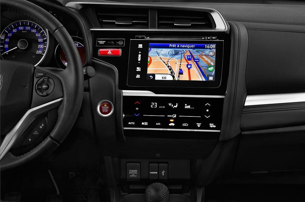Honda Jazz (Baujahr 2016) Elegance 5 Türen Mittelkonsole