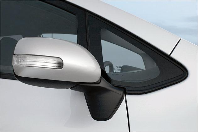 Die seitlichen Blinker sind nun in die Außenspiegel integriert