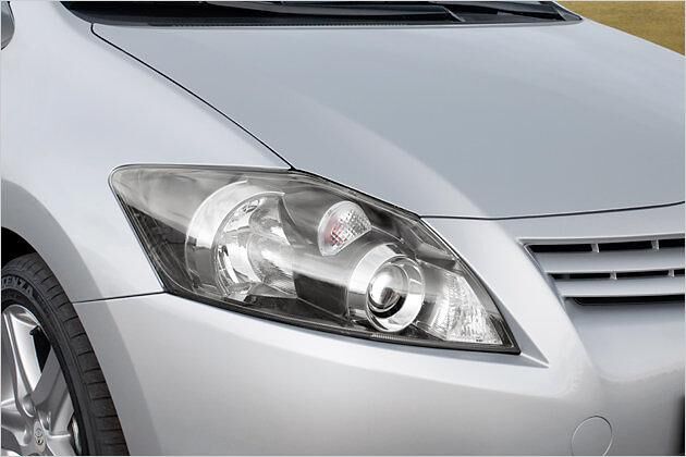 Die Scheinwerfer erhielten eine etwas andere Form