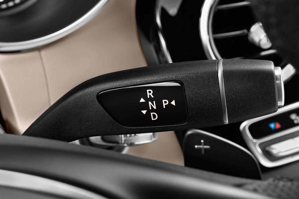 Mercedes C-Class (Baujahr 2015) Avantgarde 5 Türen Schalthebel