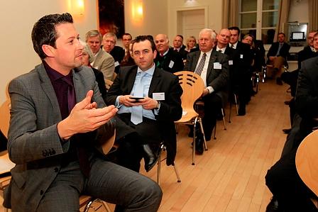 Staatssekretär Scheuer diskutiert mit 
Wirtschaftsvertretern und Kollegen aus der Politik über 
Vorteile der Fahrzeughistorien.