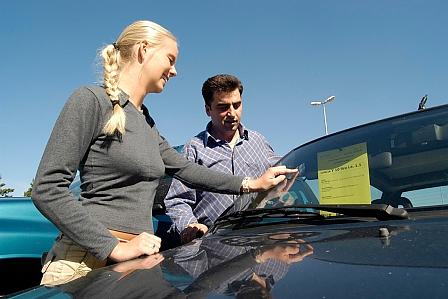 Transparenz schafft Vertrauen und poliert das 
zweifelhafte Image des Gebrauchtwagenhandels. 
(Bildquelle ADAC)
