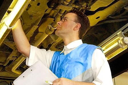 Fahrzeughistorien verraten viel über den Zustand eines 
Gebrauchten - schon bevor er zum gründlichen Check 
in die Werkstatt kommt. Bildquelle ADAC