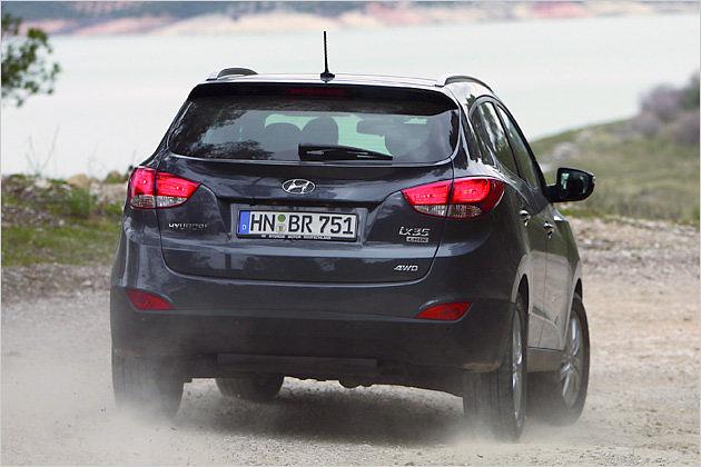 Mit Allradantrieb fühlt sich der ix35 auch abseits befestigter Straßen zu Hause