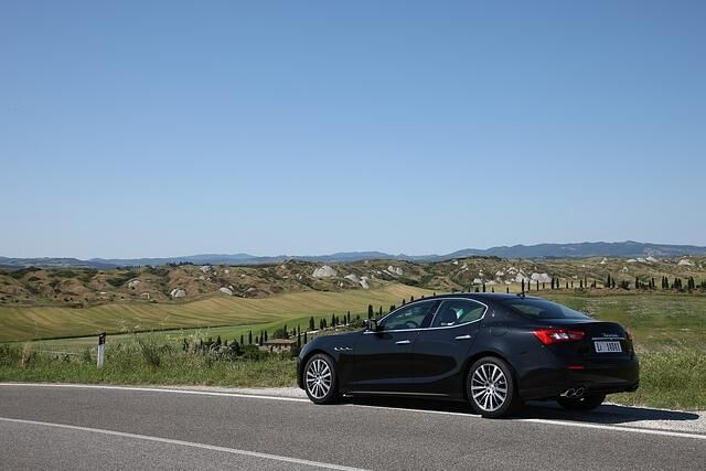 Mit 4,97 Metern ist der Ghibli deutlich kürzer als der Quattroporte