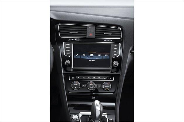 Neu ist das Acht-Zoll-Navi - so groß sind die Displays in Autos selten