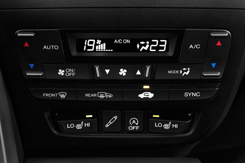 Honda Civic Tourer (Baujahr 2015) Executive 5 Türen Temperatur und Klimaanlage