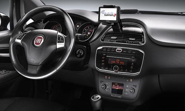 Ab der mittleren Version Easy spendiert Fiat Multimedia-Radio, Leichtmetallfelgen, Klima und Tomtom-Navi. Die Topversion Sport (