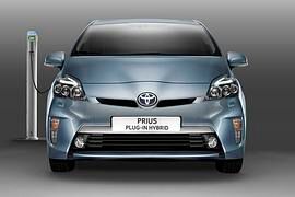 Toyota Prius Plug-In Hybrid - Für Tankstelle und Steckdose