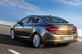 Opel Astra Stufenheck - Der kleine Insignia