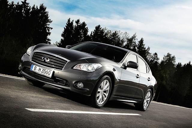 Infiniti verfeinert seine Oberklasselimousine M