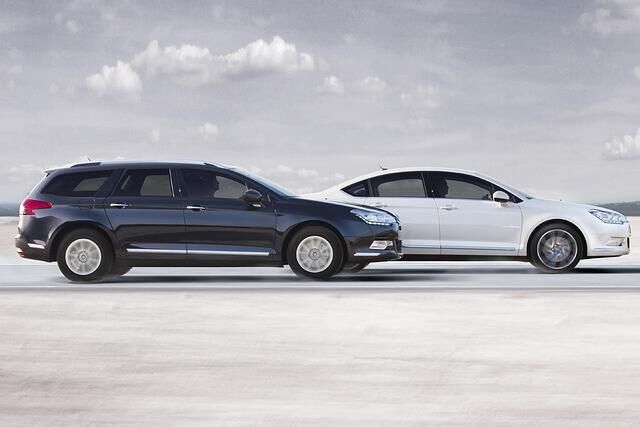 Der C5 wird als Limousine und Kombi angeboten