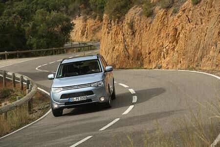 Mitsubishi Outlander PHEV - Grüne Technik für ein ruhiges Gewissen (Kurzfassung)