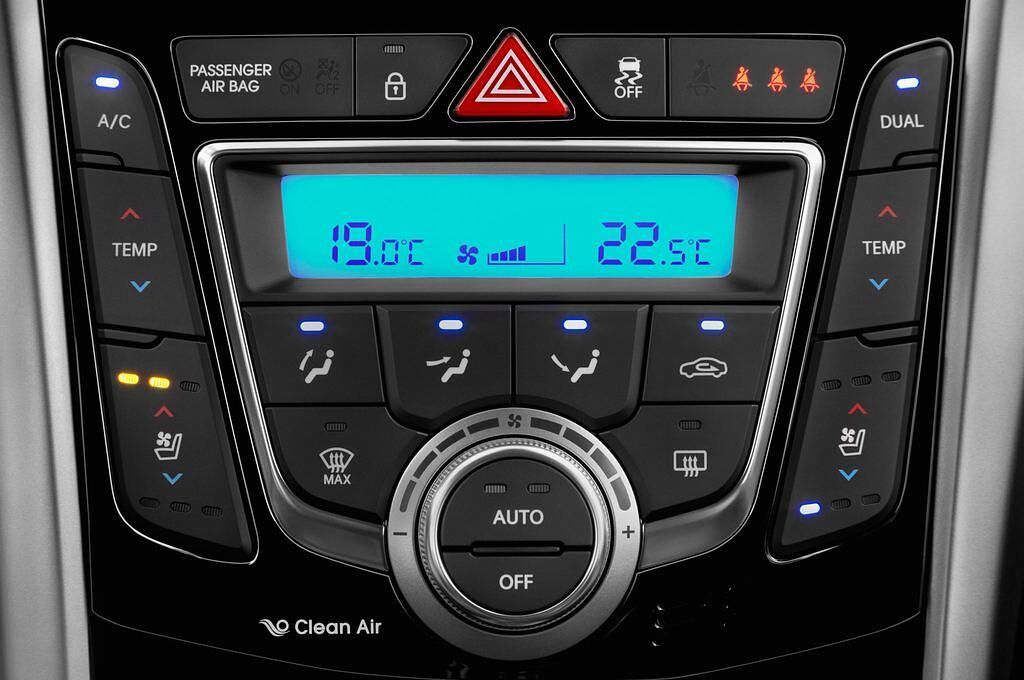 Hyundai I30 (Baujahr 2015) Premium 5 Türen Temperatur und Klimaanlage