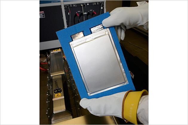 So sieht eine einzelne Lithium-Ionen-Zelle aus. 200 Stück davon speichern 16 kWh