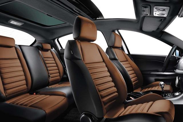 Die Collezione verfügt unter anderem zweifarbige Ledersitzen