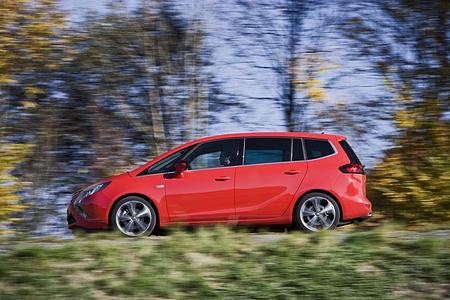 Opel Zafira Tourer 2.0 Biturbo - Mit familiärem Sportsgeist (Kurzfassung)