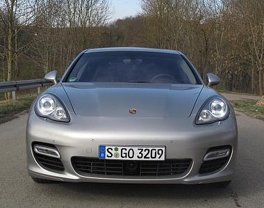 Porsche Panamera Turbo - Ungemein flotter Vierer