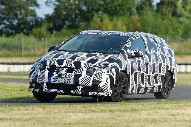 Ab dem 1.Februar 2014 betritt der ab 21.550 Euro erhältliche Civic Tourer offiziell die deutschen Verkaufsbühnen
