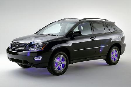 Auf der IAA 2003 präsentieren die Japaner ihren RX 300 Hybrid.