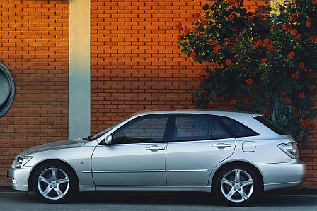 Lexus IS SportCross