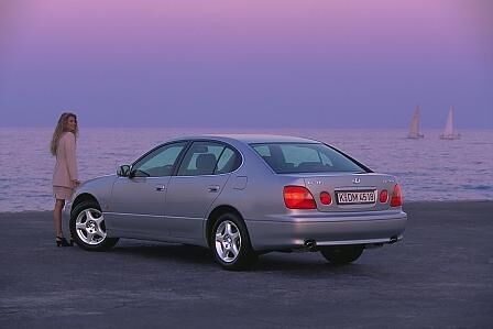 Lexus GS geht 1993 an den Start und  wird vier Jahre später in der zweiten Generation vorgestellt.