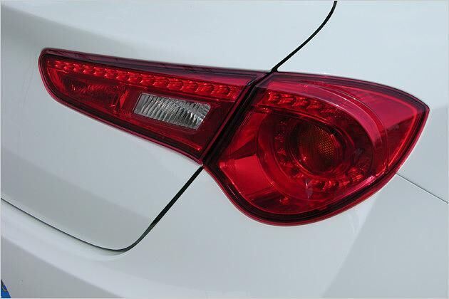 Auch bei den Rückleuchten kommt LED-Technik zum Einsatz