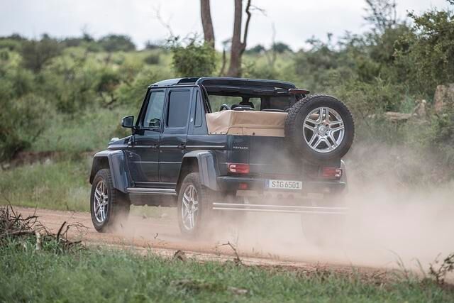Im diesem Königreich auf Rädern ist man der Welt so weit entrückt, dass man sich nicht einmal für den Motor interessiert 