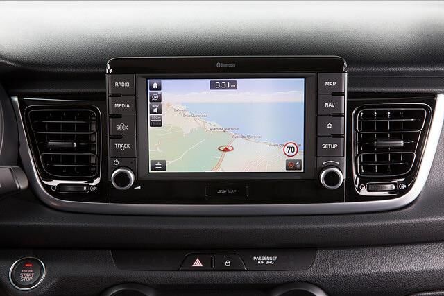 Auf Wunsch gibt es auch Navi und Co. 