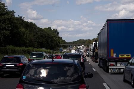 Maut-Vignette in den Alpenländern - Pickerl korrekt kleben Maut-Vignette in den Alpenländern - Pickerl korrekt kleben